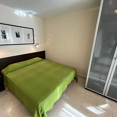 Studio Apartment In Malaga Exterior photo